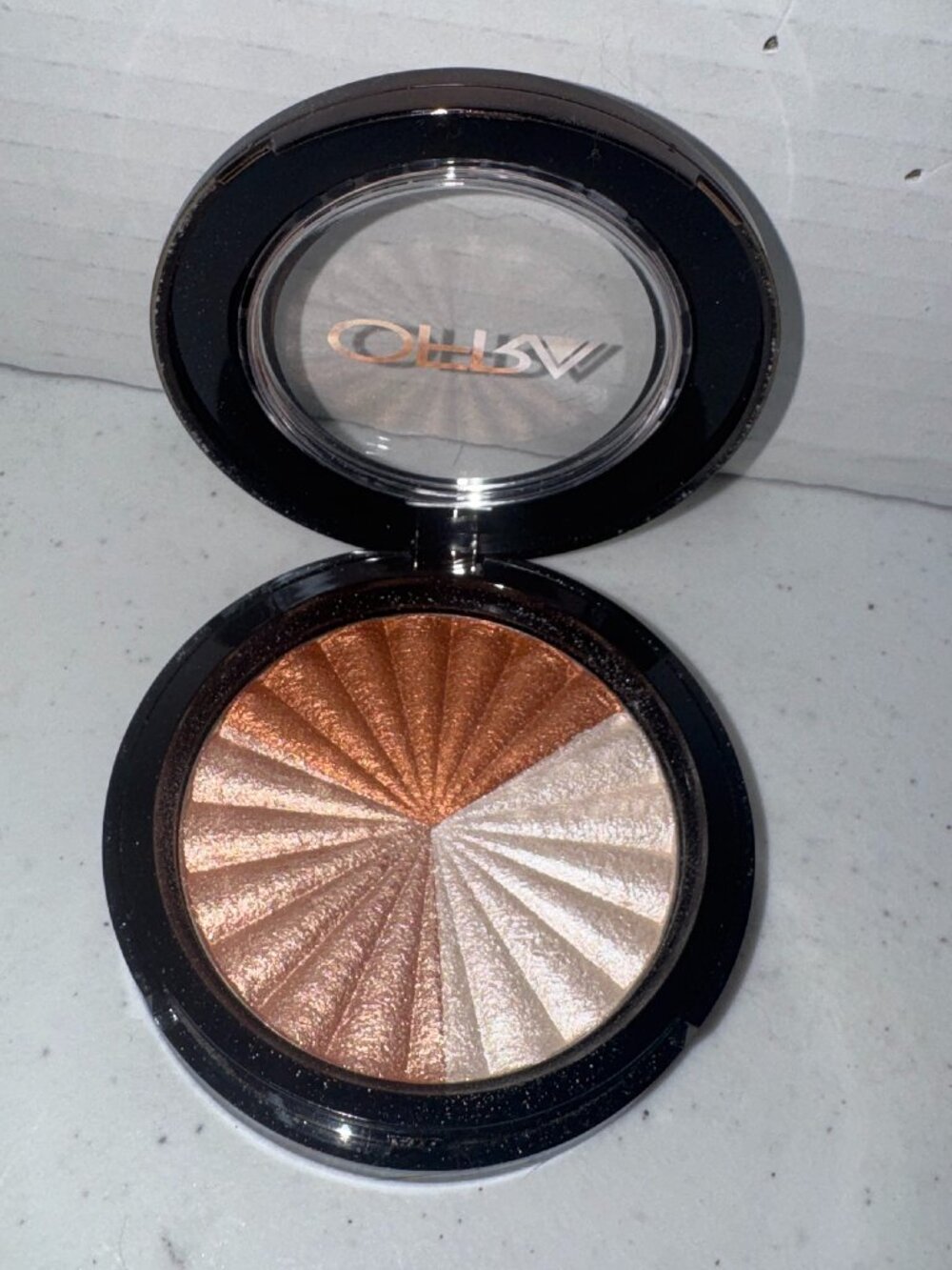 OFRA Cosmetics Highlighter in Everglow, Brand New